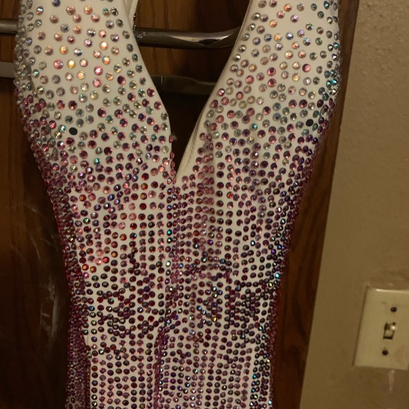 Prom dress - Picture 2 of 5